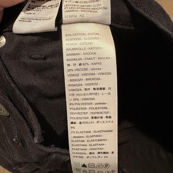 Levi’s Premium 724 High Rise Straight Jeans 28 Black Distressed Knee Hemmed 26” - Picture 14 of 16